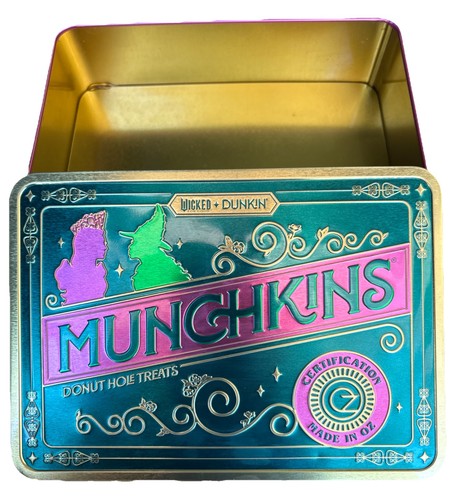 DUNKIN x WICKED buono per te Munchkin latta Glinda & Elphaba rosa e verde - Foto 6 di 6