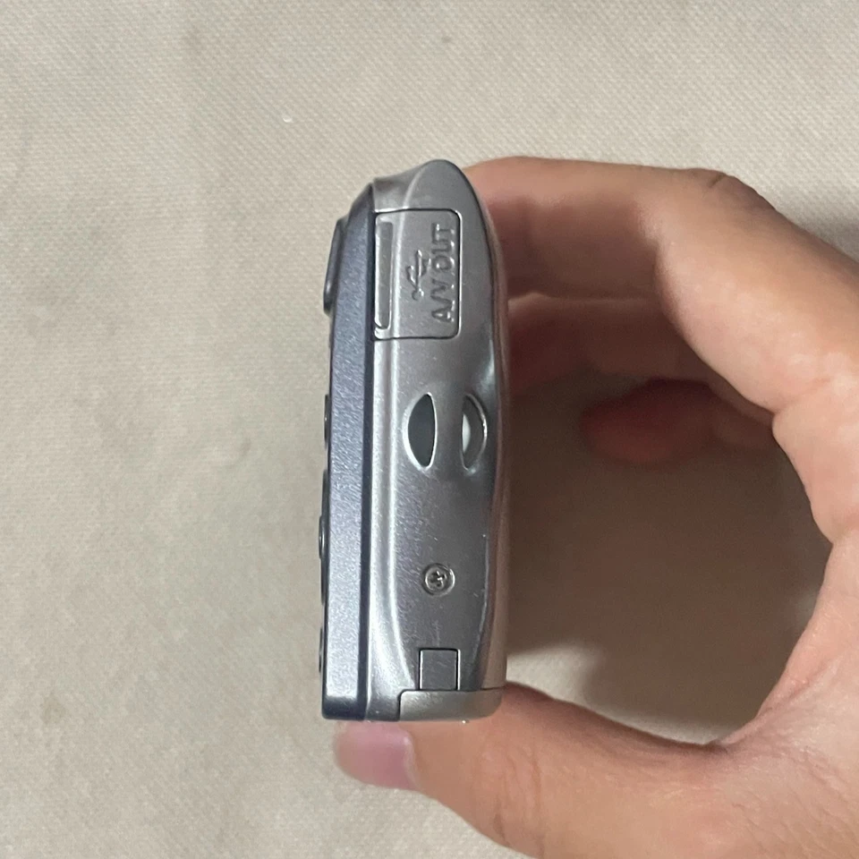 Nikon Coolpix A300 Digital Camera 20.1 MP 8x Optical Zoom Built-in Wi-Fi Silver - Image 3 of 4