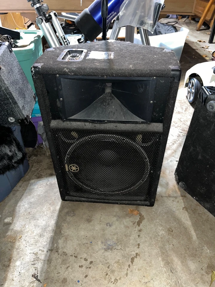 Yamaha DBR15 15" 1000W 2-way Powered Loudspeaker - Image 3 of 4