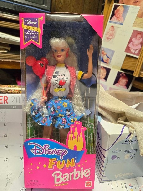 Disney Fun Barbie Doll Third Edition Barbie Doll 1995 Mattel 13533 NRFB