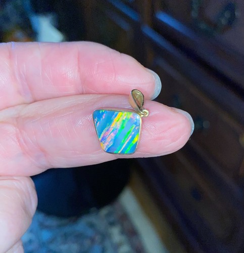 Lebendiger 14K natürlicher Inlay Opal Anhänger aus Australien mit auffälligen Neonen rosa limette - Bild 4 von 12