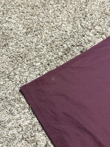 Camiseta Lululemon Fundamental Vino Tinto Para Hombre - 2XL - Imagen 4 de 4