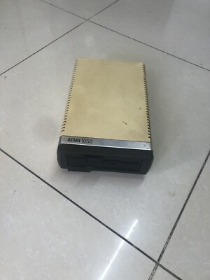 Seltenes Atari 1050 Disk Drive inkl. Netzteil gebraucht funktionstüchtig Vintage Retro Spielekonsole