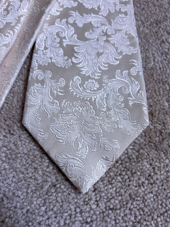 Corbata BORRELLI 100% seda - beige claro con adornado tonal floral - 3 3/4" Foto 2 de 4