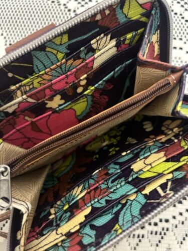 Sakroots Artist Circle Purple Peace Flower Power Smartphone Wallet Crossbody Bag - Picture 12 of 14