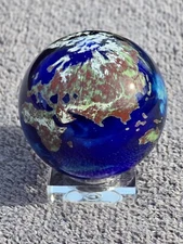 Lundberg Studios Art Glass Earth Globe Paperweight 1994 Signed W/ Stand Holder