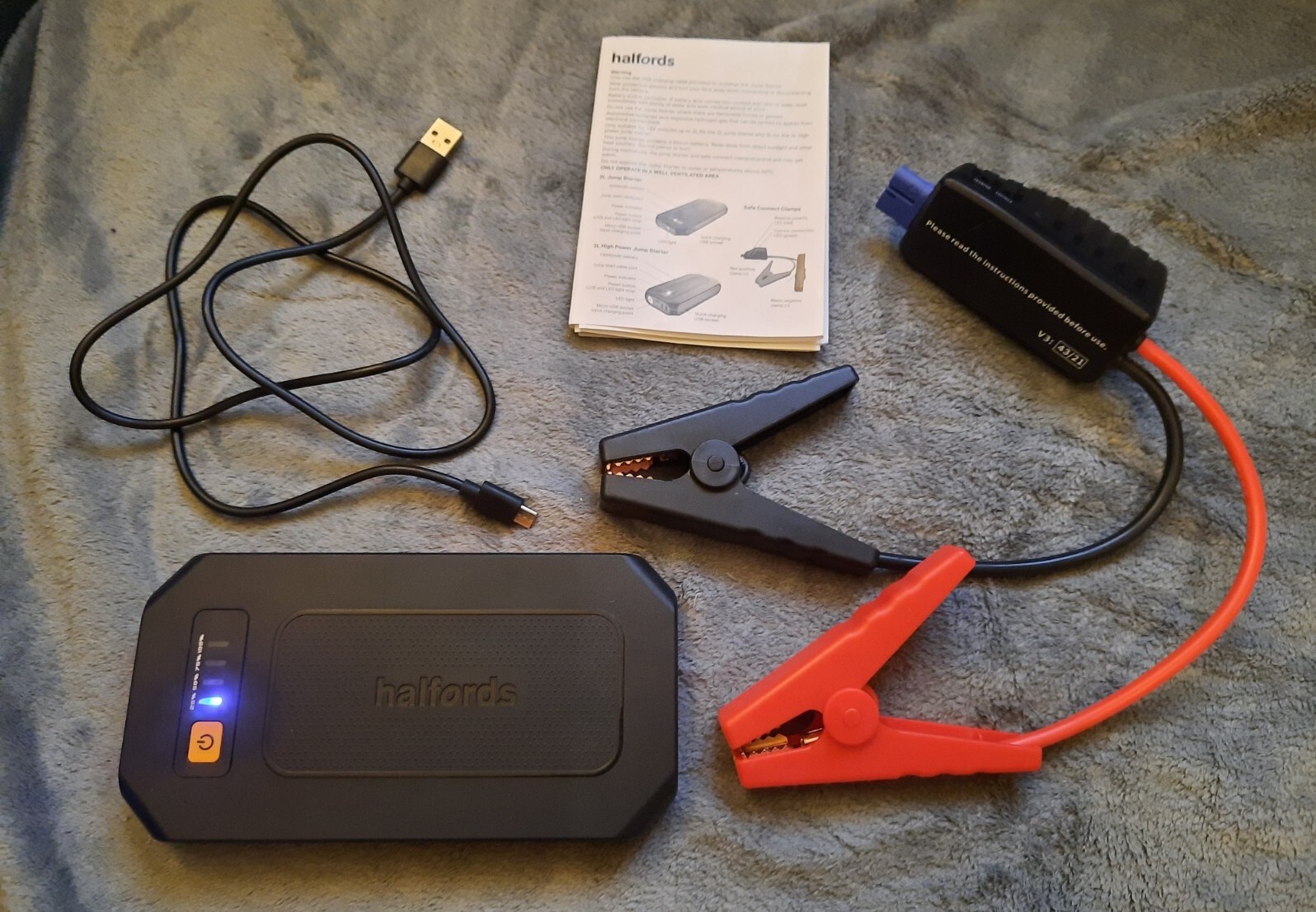 Halfords 6000mAh Lithium Jump Leads Starter Battery Up to 2L Engine