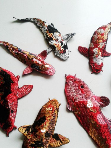 Feng Shui koi fish 8 Pieces Set Large Handmade Embroidered Patches with sequins - Picture 3 of 5