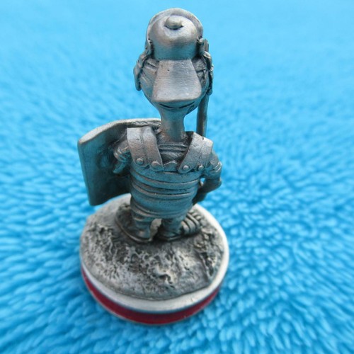 ASTERIX & OBELIX Römer Schachfigur BAUER Legionär Zinnfigur Zinn MAYFAIR OVP - Bild 3 von 4