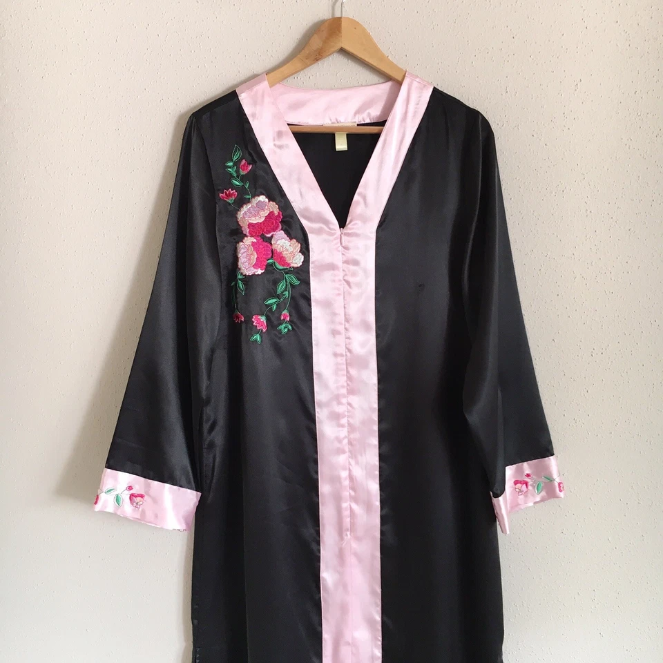 Flora Nikrooz Womens Size Medium Black Pink Satin Floral Embroidered Night Gown - Image 2 of 4