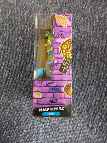 Teenage Mutant Ninja Turtles Leonardo Half Pipe RC Skateboard Leo - Imagen 9 de 11