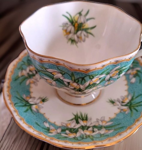 One Footed Teetasse & Untertasse Set Marilyn QUEEN ANNE ENGLAND SNOWDROP FLOWER - Bild 2 von 4