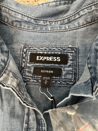 Express Denim Button Down Long Sleeve Boyfriend Jean Shirt With Pockets NWT - Picture 2 of 6