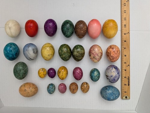 Huge Lot Of 27 Beautiful Stone Eggs Various Sizes - Picture 8 of 9