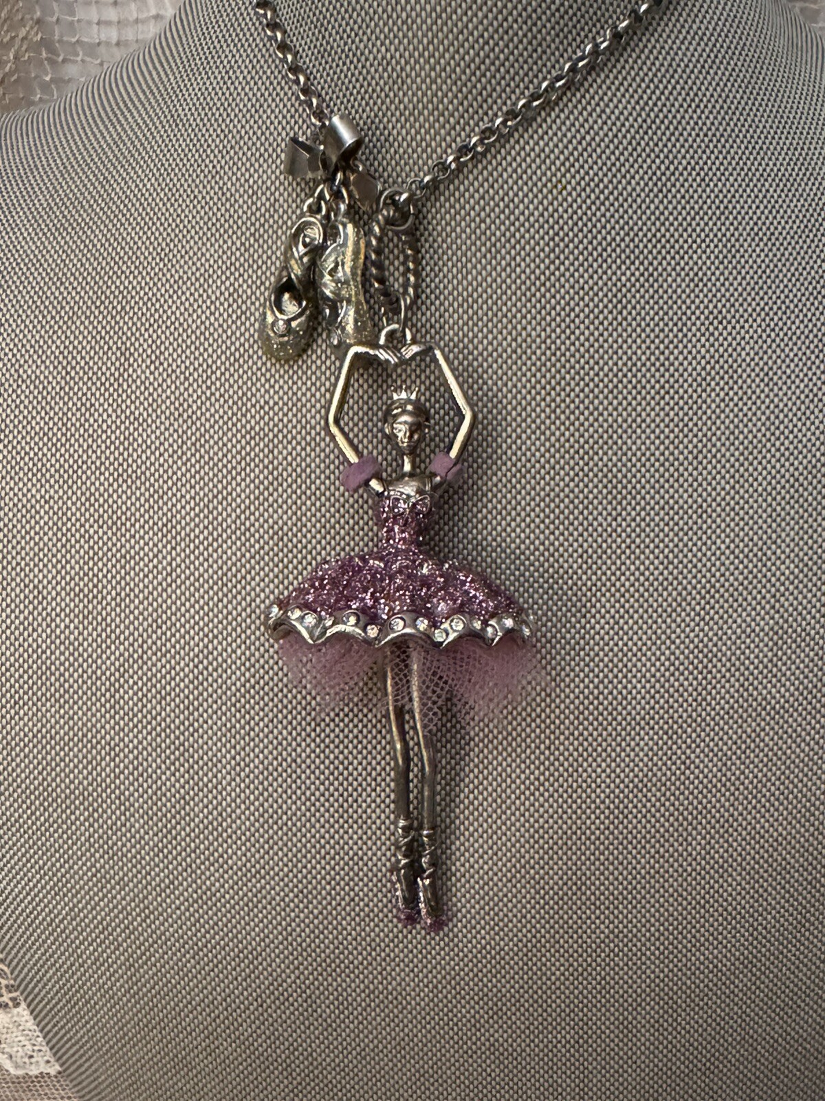 Picture 4 of 6
