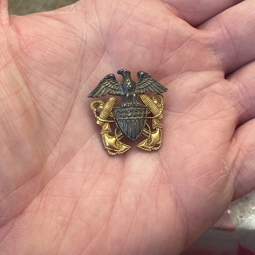 WW2 US Navy Sterling 12K GF Badge Eagle Anchor Shield Logo Collar Lapel Pin - Picture 6 of 11