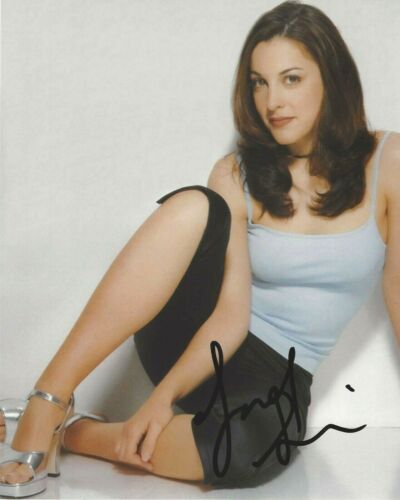 ACTRESS LINDSAY SLOANE SIGNED THE ODD COUPLE 8x10 PHOTO COA PLAYING HOUSE PSYCH - Picture 1 of 2