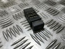 yue100540kml 03035006 Heated screen switch (Window Heater Switch) UK388524-80