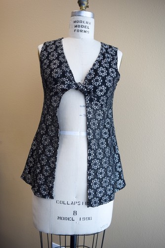 Vintage Y2K 90s does 70s PIA USA Long Tie Front Daisy Madness Sheer Top USA Made - Picture 3 of 10