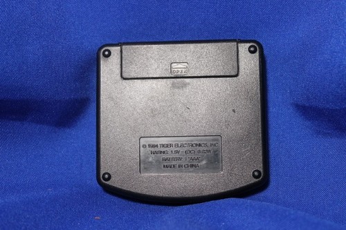 1994 Bicycle Tiger Electronics Card Poker Handheld Electronic Model 75-036 - Picture 2 of 4