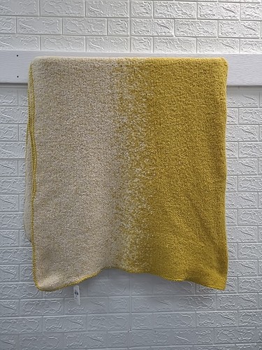New Anthropologie Knit Cozy Throw Blanket Yellow/White Size 60" x 70"