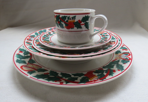 Sango 8846 Christmas Morning Place Setting - 6 settings - Picture 1 of 8