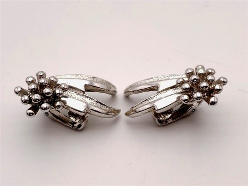 Boucher Silver Leaf Classic Clip Earrings - Marboux - Picture 11 of 21