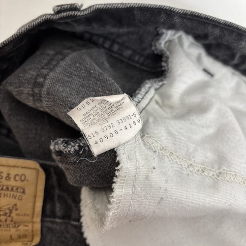 Jeans de mezclilla negros vintage años 90 Levis 505 corte regular talla 42x29 hechos en EE. UU. - Imagen 14 de 15