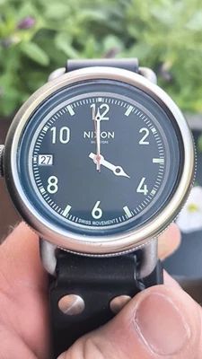 Nixon „The October“ Herrenuhr – Swiss Movement – Left Crown – Full Set (Wie neu) - Bild 1 von 4