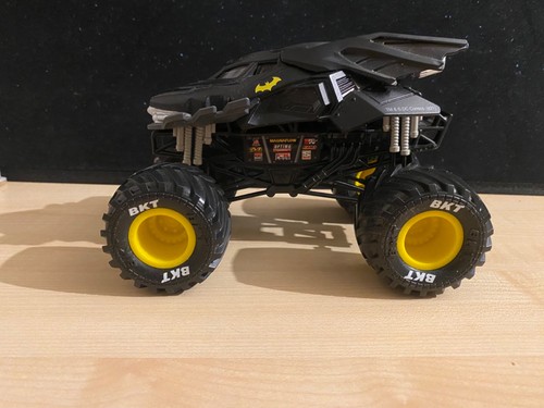 Monster Jam Batman Monster 1:24 Scale diecast Truck - Black (6061996) - Picture 1 of 4