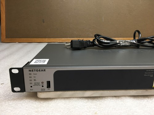 NetGear ProSafe GS728TP 24 Port Gigabit PoE+ Smart Managed Switch w/ 4 SFP Ports - Afbeelding 2 van 9