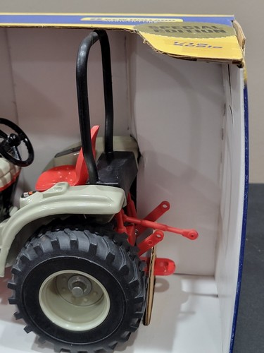 1/16 New Holland Boomer 8N Tractor Scale Models In Original Box - Picture 3 of 9