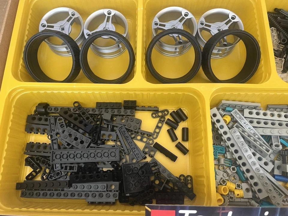 LEGO Technic: Very Rare Concept Car Set 8428/8432. Box inner tray and instructio, photo 2 of 5