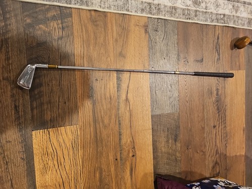 MACGREGOR JACK NICKLAUS GOLDEN BEAR # 4 IRON W/ 38.5" RH STEEL SHAFT - NICE! - Picture 2 of 4