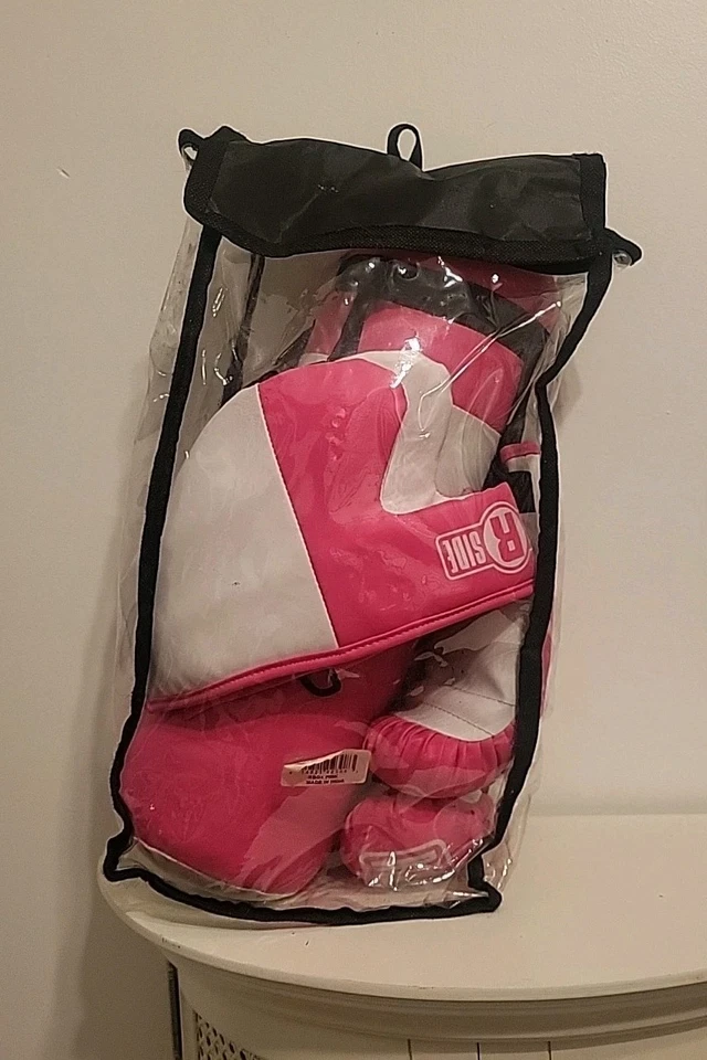Bolsa de boxeo rosa Ringside para niños, guantes, juego de equipo para la cabeza (2-5 años) con bolsa de transporte  Foto 2 de 4