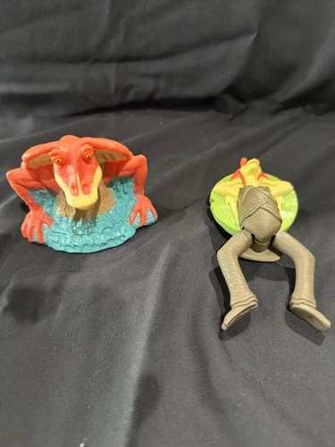 Jar Jar Binks Star Wars Vintage Wind-Up Floating Kicking Toy and Water Squirter