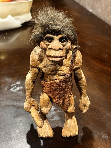 Vintage Nyform Troll Puppe Höhlenmensch Handarbeit Norwegen NEUWERTIG 8"