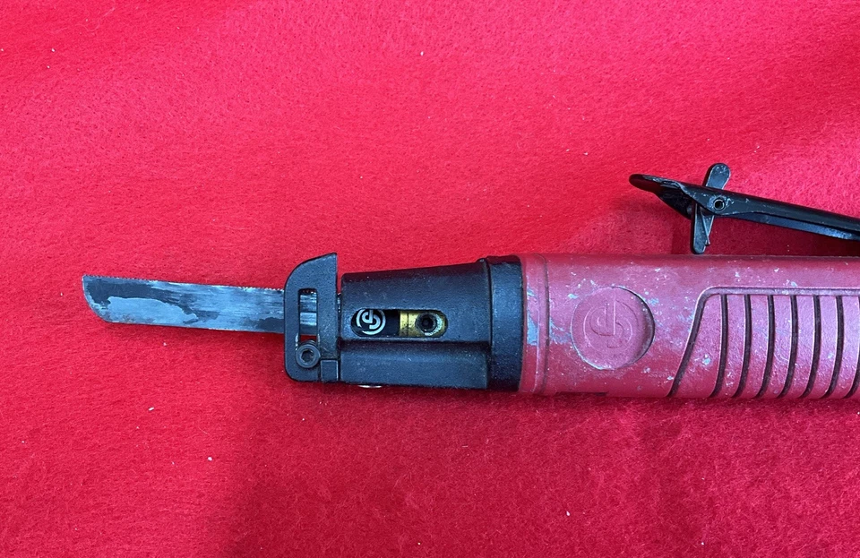 Sierra recíproca neumática Chicago CP7901 Foto 2 de 4