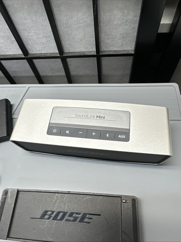 Bose SoundLink Mini Bluetooth Portable Speaker with Charging Base  - Silver - Picture 5 of 15