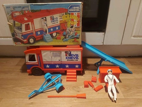 VINTAGE IDEAL EVIL KNIEVEL PLAY SET VERY COLLECTABLE - Picture 4 of 10