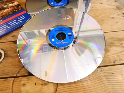 THE FREDDIE MERCURY TRIBUTE PAL LASERDISC COLLECTOR ORIGINAL 1996 - Picture 4 of 10
