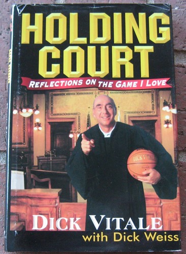 Holding Court  1995 Hardcover Book   Dick Vitale   Basketball     - Picture 1 of 2