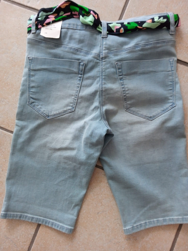 S. Oliver Mädchen Capri Jeans Gr. 176 slim legs helles jeansblau m. Stoffgürtel - Bild 2 von 3