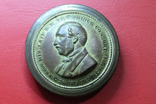 1862 ARTS AND INDUSTRY EXHIBITION MEDAL IN LATE PRINCE ALBERT CASE STUNNING #DF5 - Picture 7 of 15