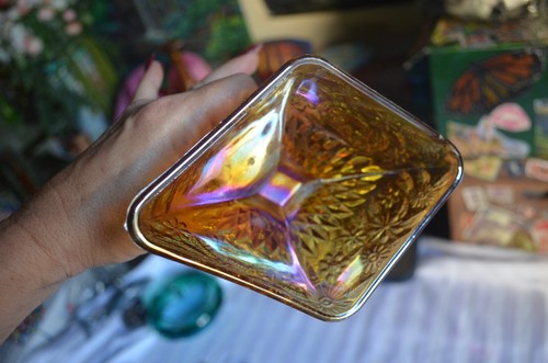 Vintage Amber Carnival Glass triangular compote footed floral pattern - Picture 5 of 7