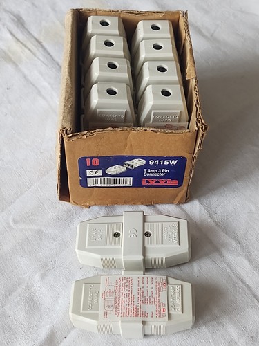 LYVIA - 5 AMP, 3 PIN CONNECTOR - 9415 W, 10 new in box - Picture 2 of 3
