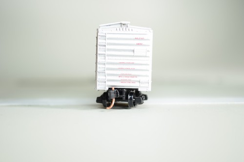 5008 N Scale Micro-Trains 40' BOX CAR ALTON RR - Picture 5 of 12