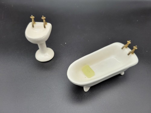 Vintage Miniature Dollhouse WHITE  PORCELAIN BATHTUB & SINK - Picture 1 of 10
