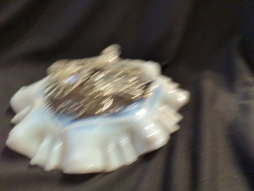 Northwood "Ruffles & Rings" 3 Footed Ruffled Edge Dish w/ White Rim - PRE-OWNED - Picture 8 of 11
