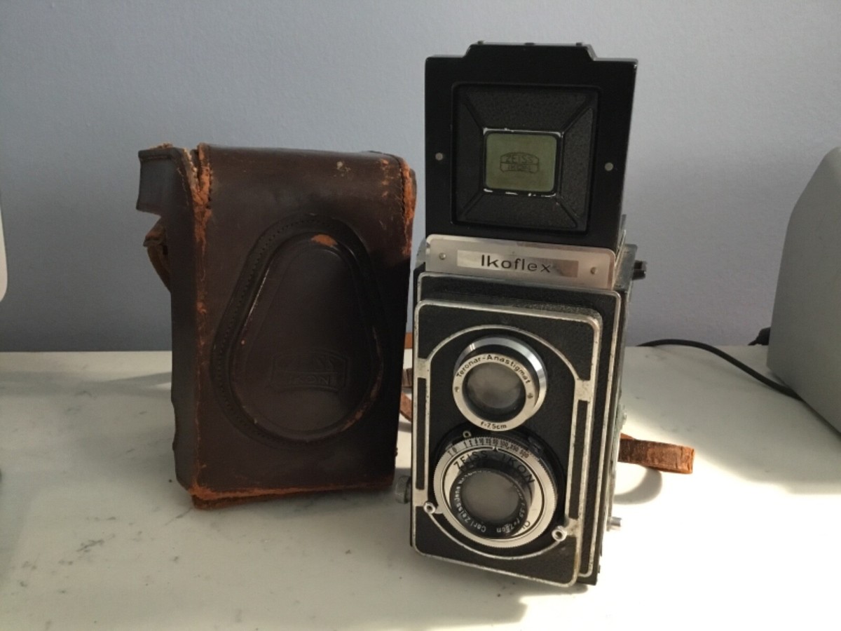 VINTAGE AU ZEISS IKON IKONFLEX CAMER IN ORIGINAL LEATHER CASE MUST